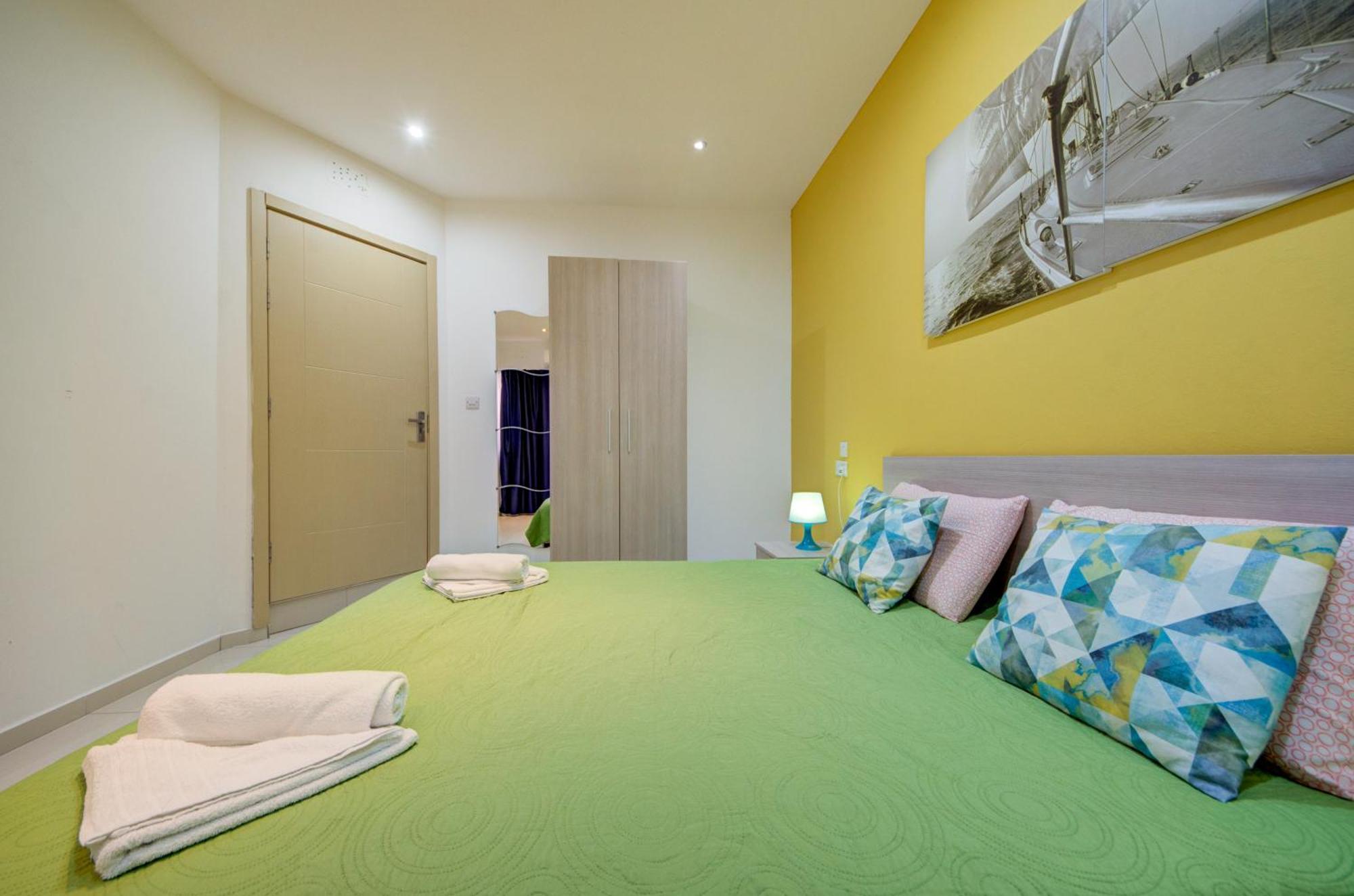 Sapphire Residences - Apartments & Penthouse In Central Sliema By Shortletsmalta Exterior foto